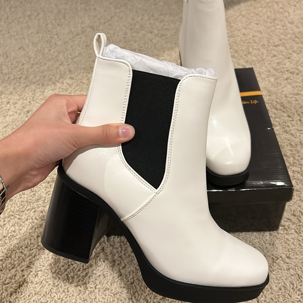 SHEIN black and white boots, size 7. - Picture 4 of 4